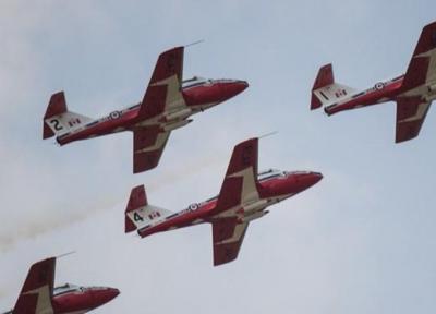 سقوط هواپیمای تیم آکروجت کانادا در نمایشگاه هوایی آمریکا