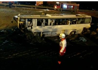 یک کشته و 32مصدوم در پی واژگونی اتوبوس کارکنان ایران خودرو