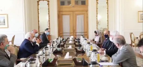 خبرنگاران ظریف با نماینده ویژه سازمان ملل در امور یمن دیدار خبرنگاران ظریف با نماینده ویژه سازمان ملل در امور یمن ملاقات کرد